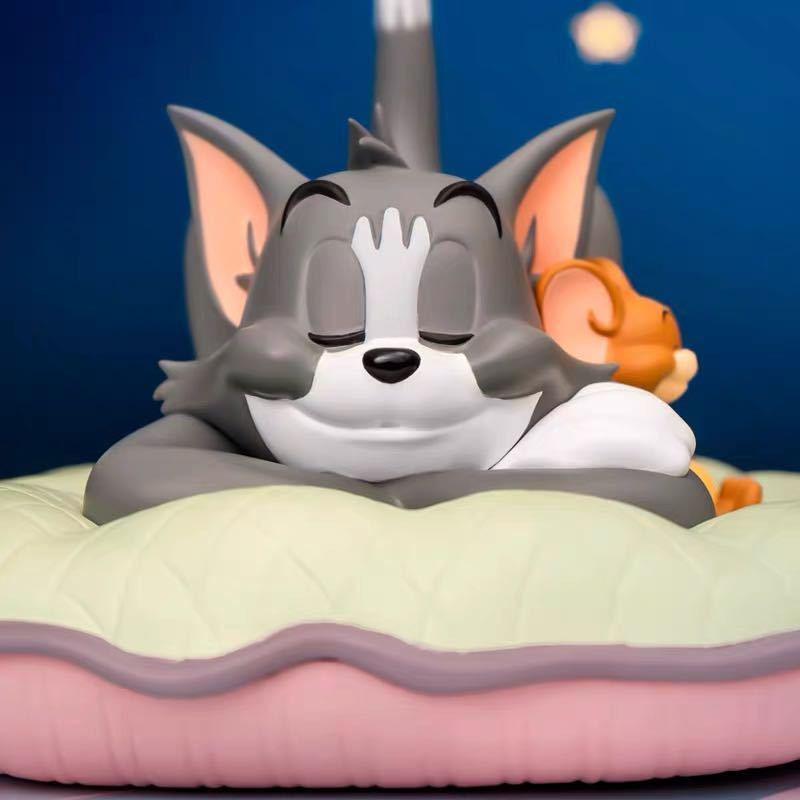 トムとジェリー 車の飾り ジェリーの車の装飾 かわいい本のデスクトップフィギュア 人気ショップ