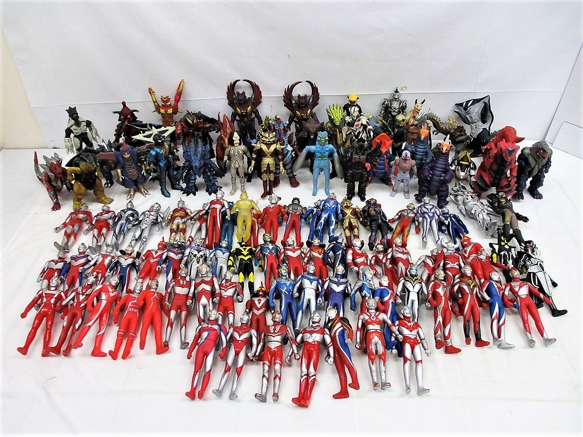 7325G 大量 ウルトラマン 怪獣 ソフビ 人形 フィギュア 約110体 