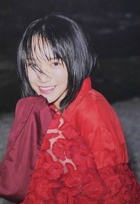 野口衣織 1st写真集 『 君にしか教えない 』 ポスカ付 =LOVE 帯付/美品