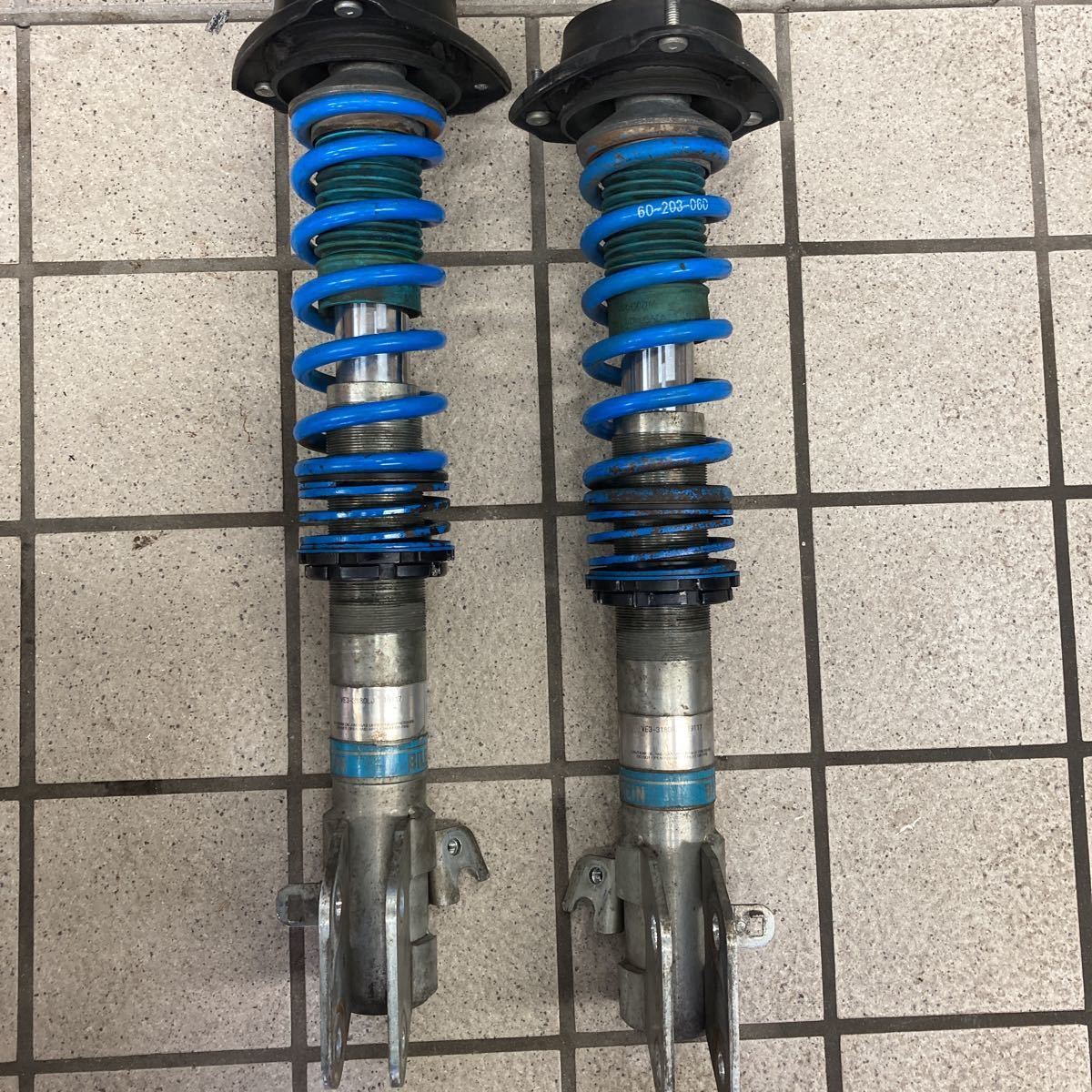 Br Bm系レガシィ ビルシュタイン車高調 B14 サスペンションキット 一式 売買されたオークション情報 Yahooの商品情報をアーカイブ公開 オークファン Aucfan Com