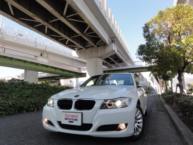 Efficient Dynamicsモデル】後期LCI□320i□アルピンホワイトⅢ□地