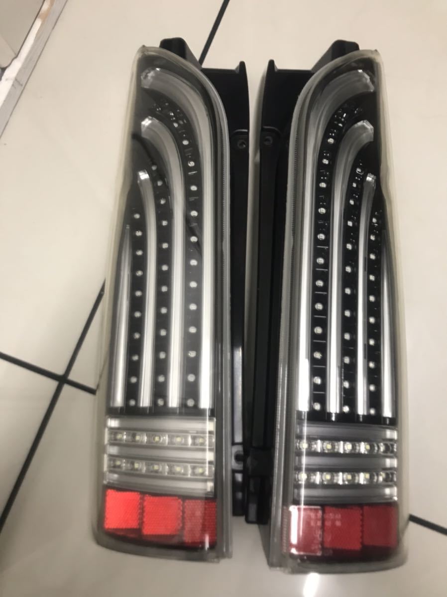 【中古美品】ハイエース200系 ヘリオス フルLEDテールランプ ハイエース、レジアスエース200系 希少 ヘリオス LEDテールランプ
