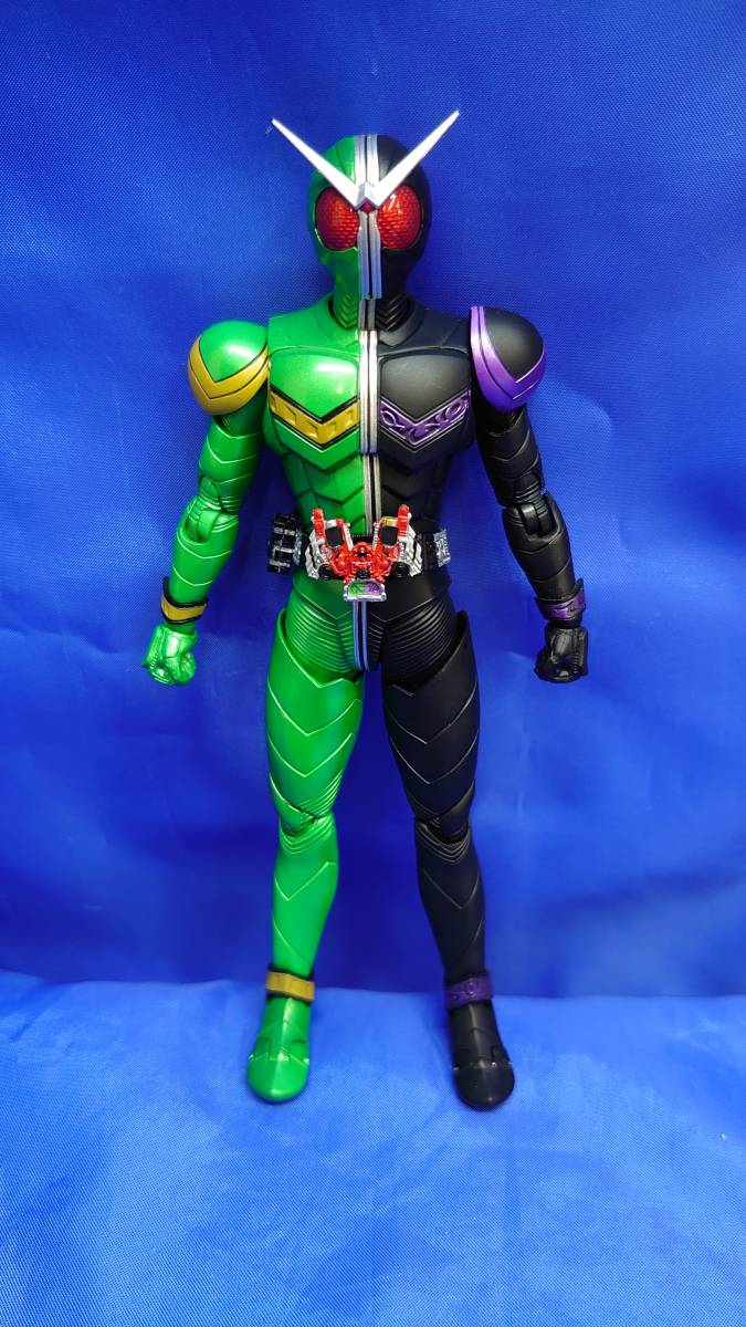 送料無料】S.H.Figuarts 仮面ライダーW サイクロンジョーカー(真骨彫