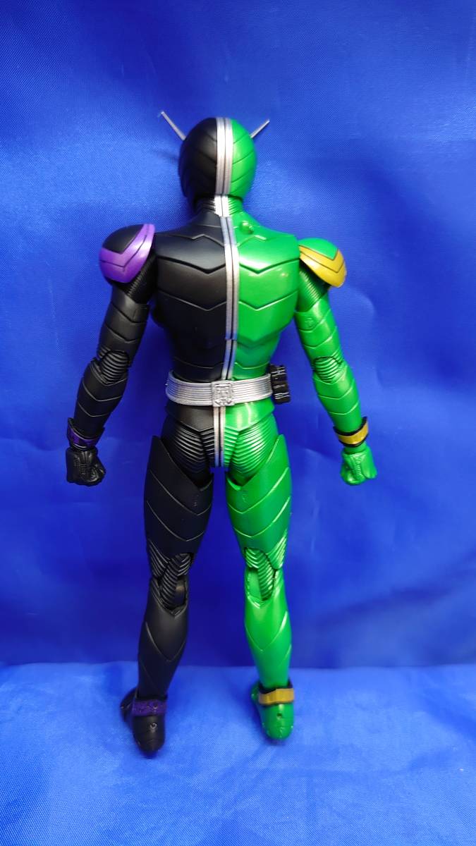 送料無料】S.H.Figuarts 仮面ライダーW サイクロンジョーカー(真骨彫