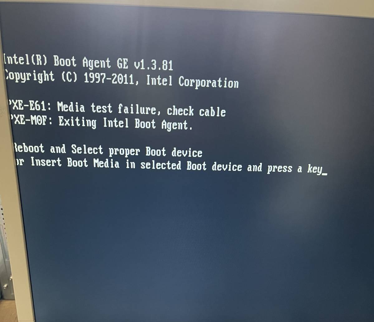 富士通 FUJITSU　PRIMERGY TX150 S8 【PYT158R3S】 XEON E5-2450@2.10GHz　メモリ：24GB　HDD無し 管理3820_5