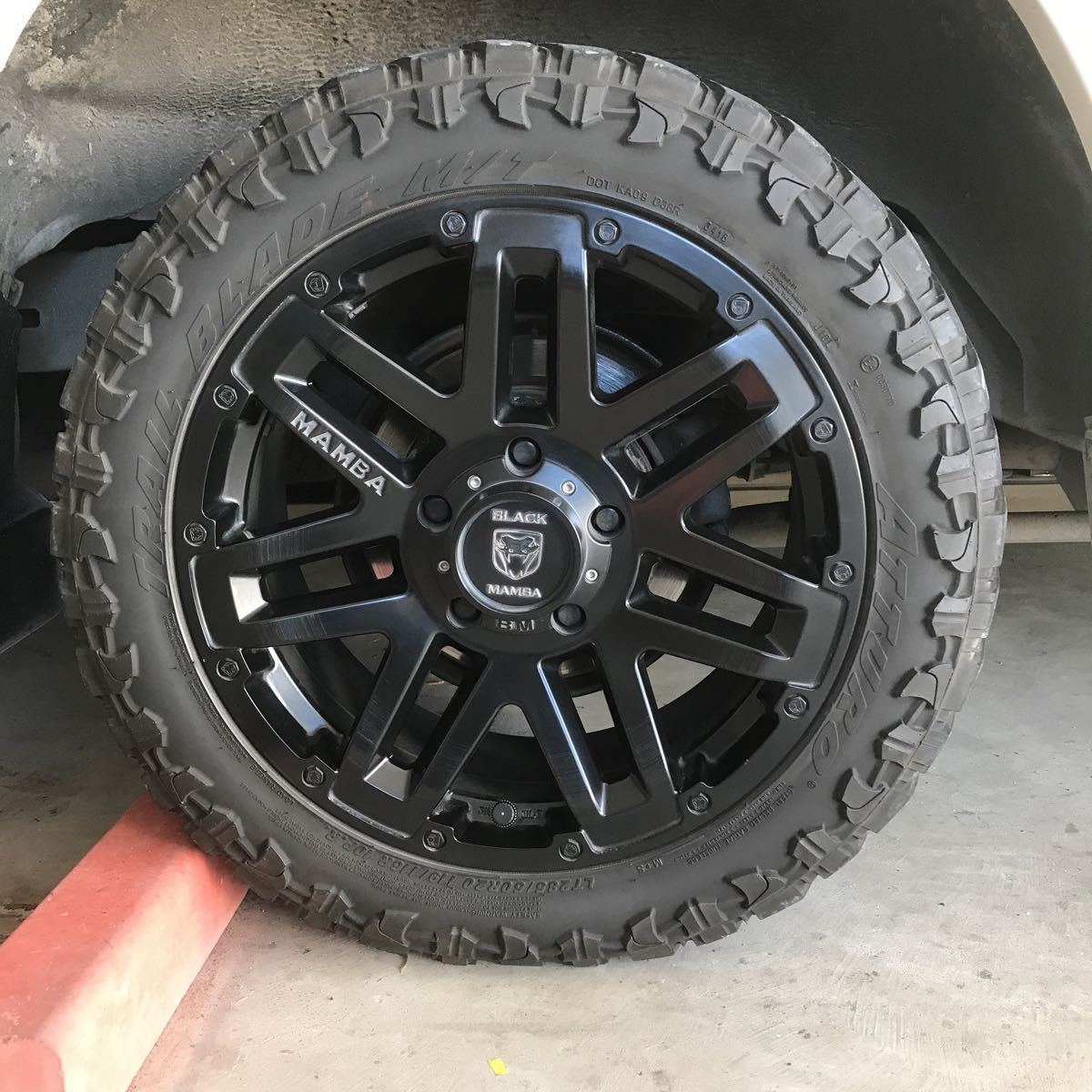 ランクル100/ランクル200/285 50 20 マッド/ブラックマンバ中古/BLACK 