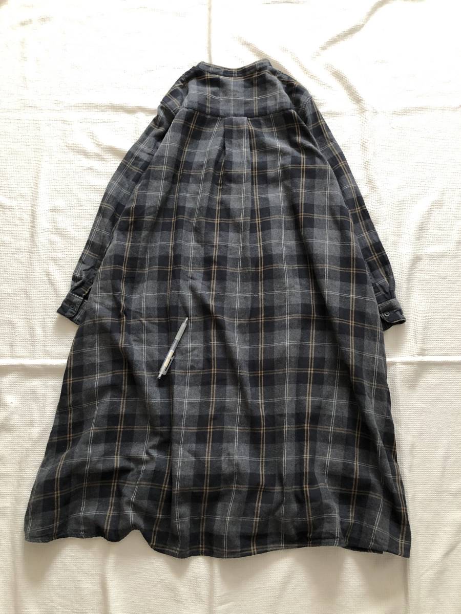 Uniqlo ユニクロ 羽織りにも シックな色使い チェックのネルシャツワンピース コットン100 女性用 売買されたオークション情報 Yahooの商品情報をアーカイブ公開 オークファン Aucfan Com