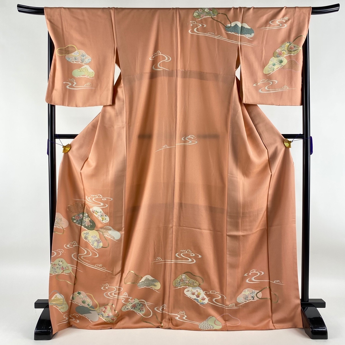 【定番人気，格安】 訪問着 秀品 笠松 流水 金糸 金彩 サーモンピンク 袷 174cm 69cm L 正絹(仕立て上がり)｜売買されたオークション情報、yahooの商品情報をアーカイブ公開 - オークファン 仕立て上がり