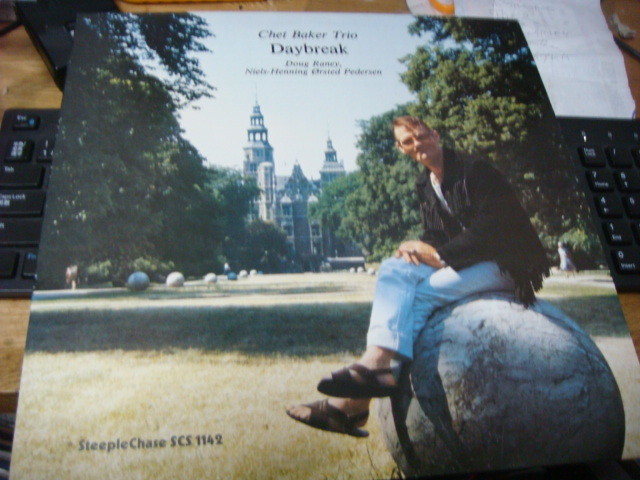 本物保証，HOT CHET BAKER TRIO DAY BREAK DENMARK STEEPLE CHASE HOLLAND チェット ベイカー(ジャズ一般)｜売買されたオークション情報、yahooの商品情報をアーカイブ公開 - オークファン ジャズ一般