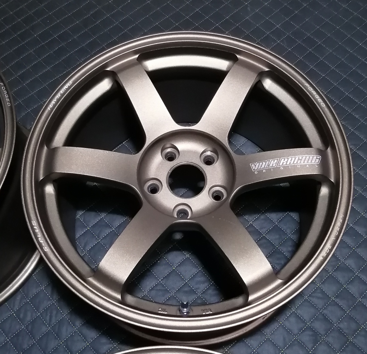 RAYS VOLK RACING TE37 SAGA S-plus 18インチ 10J +35 114.3 5H BR 