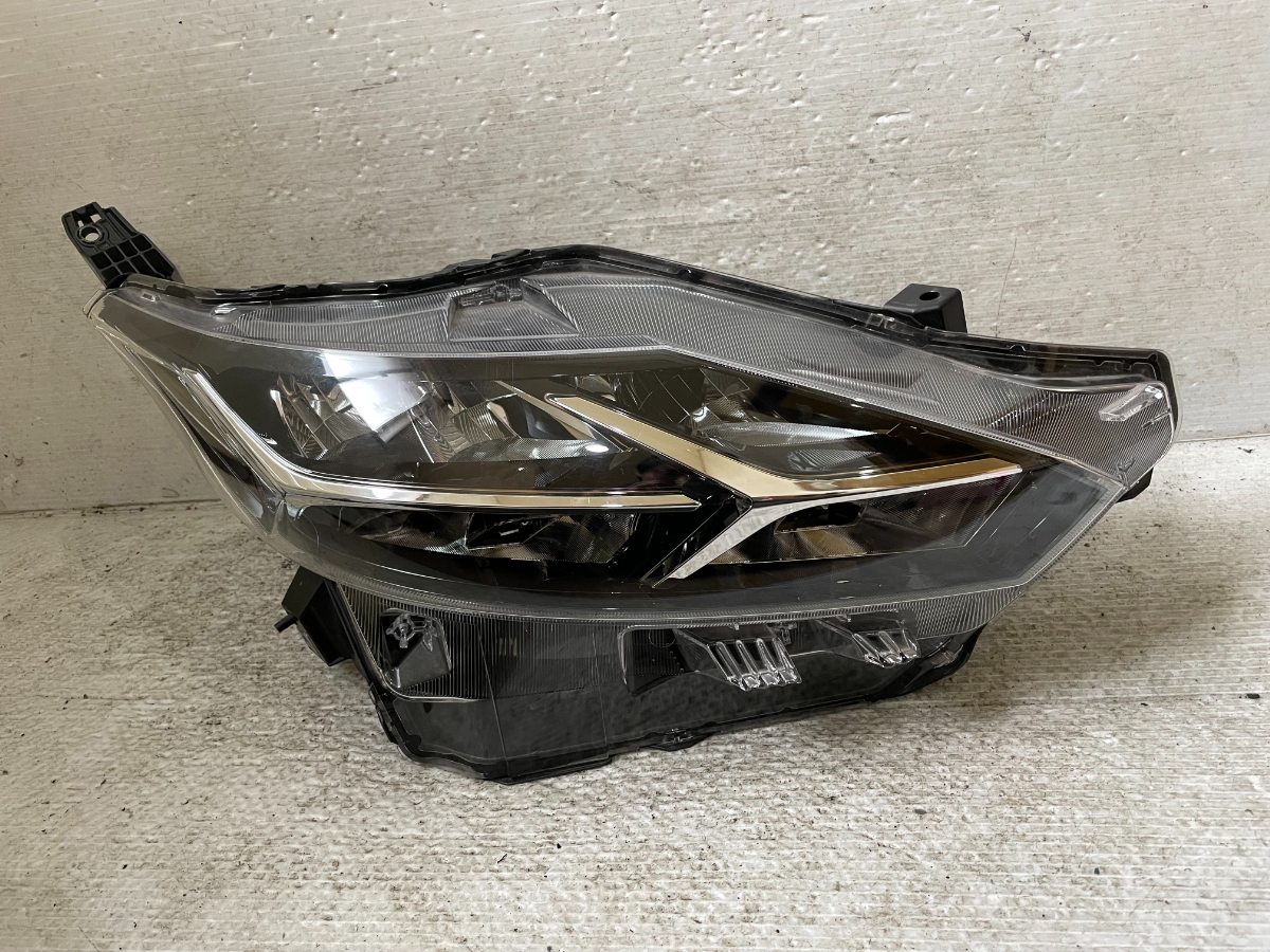 良品/破損無し D【R1989】B44W/B45W デイズ ハイウェイスター LED