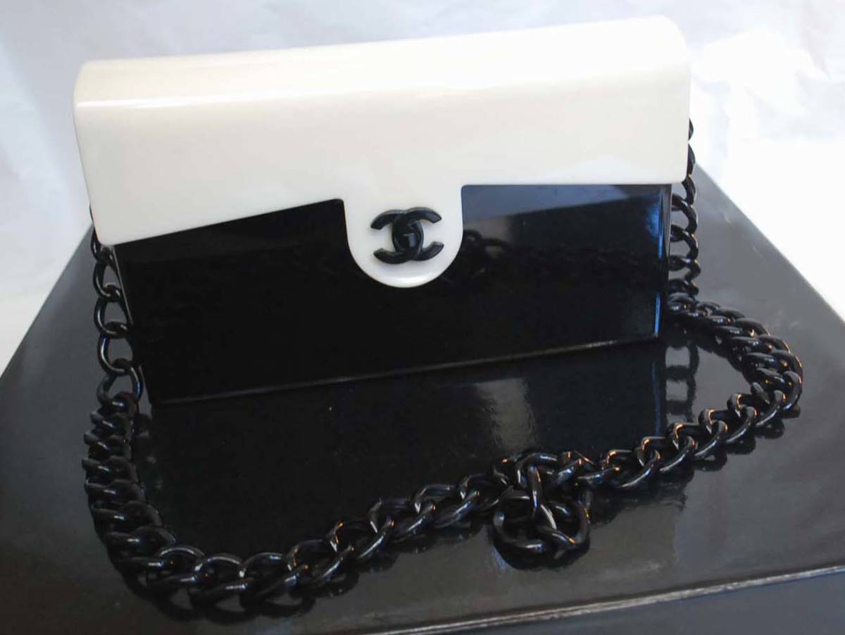 美品シャネル・プラスチックバッグ・レア物 ショルダーバッグ CHANEL 