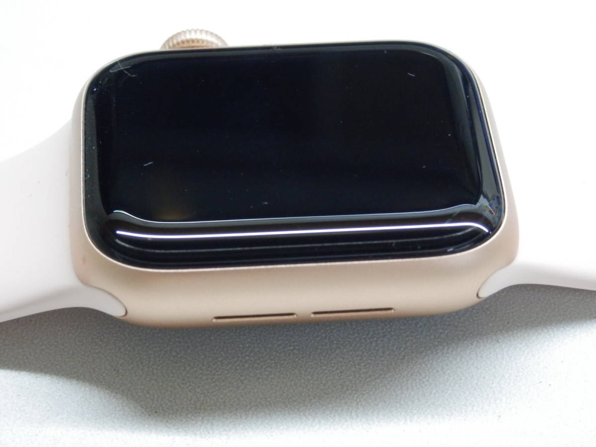113C239A◇Apple Watch SE GPS+Cellularモデル 40mm ゴールド  