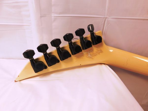 640☆FERNANDES エレキギター ホワイト系 LIMITED EDITION