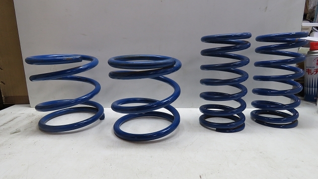超希少　Kg/mm R31スカイライン　スプリング　F　6.8ｋ　Ｒ　5.4ｋ　RACINGスプリング