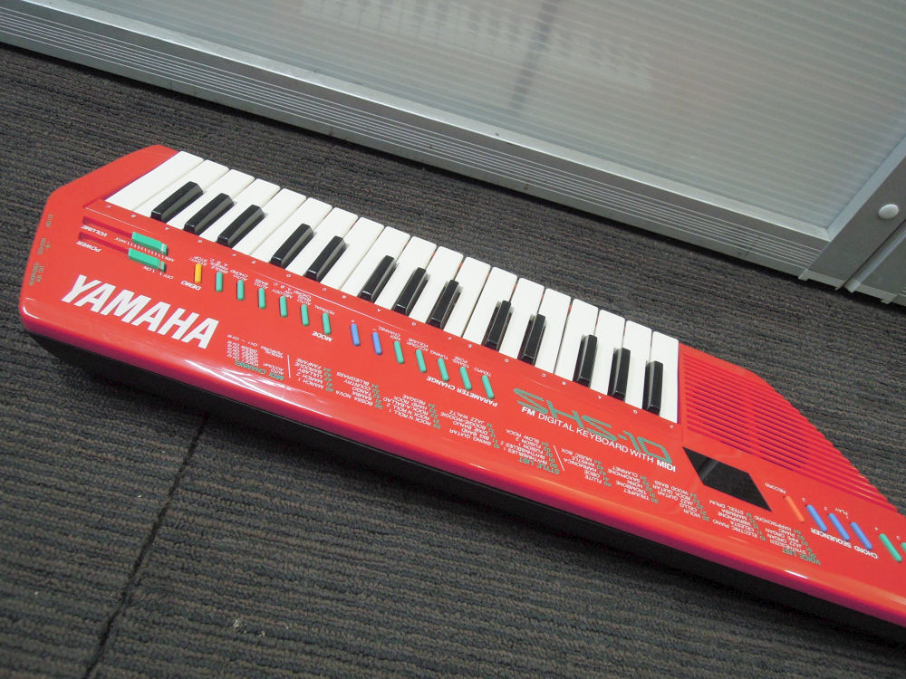 ヤマハ SHS-10R赤ショルキーショルダーキーボード元箱付き 美品 YAMAHA