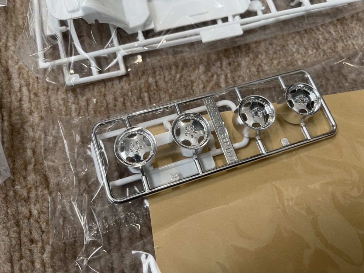 アオシマ1/24 日産シーマ当時仕様 Y31 インパル バラムンディ ザウバー