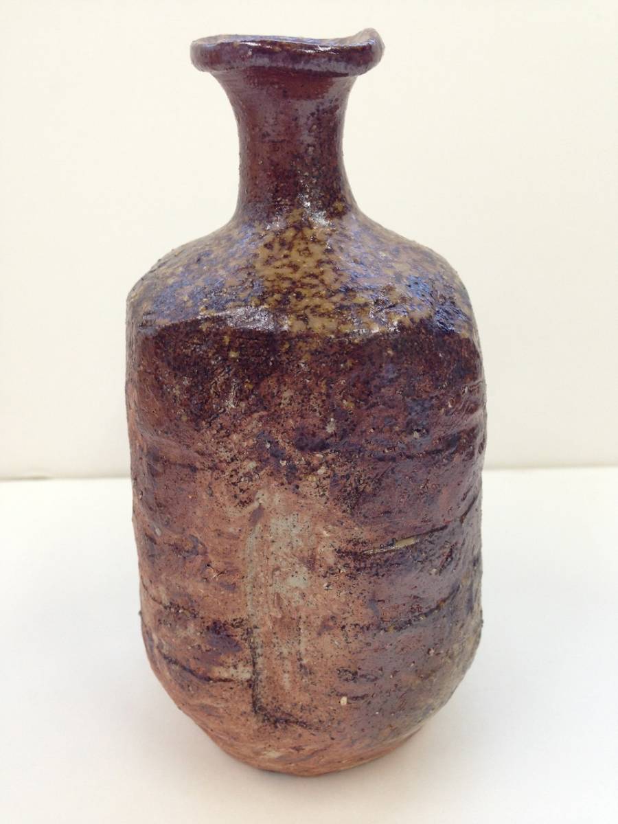 ⑦豊福博 備前 自然練込 一輪挿し 師：川端文男 陶芸 陶器 共箱 備前焼 陶芸 陶器 骨董 共箱 若福豊福博『備前自然練込花入』備前焼自然練込花入 備前焼 | 器 ギャラリー 香綵