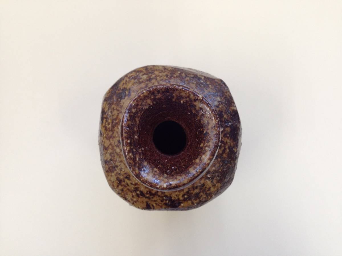 ⑦豊福博 備前 自然練込 一輪挿し 師：川端文男 陶芸 陶器 共箱 備前焼 陶芸 陶器 骨董 共箱 若福豊福博『備前自然練込花入』備前焼自然練込花入 備前焼 | 器 ギャラリー 香綵