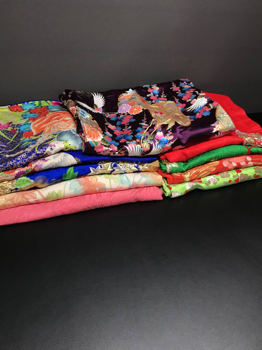 着物花水木 打掛 掛下 大振袖など大量１０点まとめ売り 結婚式 材料 着物リメイク パッチワーク リメイク素材 売買されたオークション情報 Yahooの商品情報をアーカイブ公開 オークファン Aucfan Com