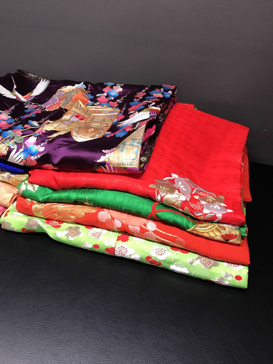 着物花水木 打掛 掛下 大振袖など大量１０点まとめ売り 結婚式 材料 着物リメイク パッチワーク リメイク素材 売買されたオークション情報 Yahooの商品情報をアーカイブ公開 オークファン Aucfan Com