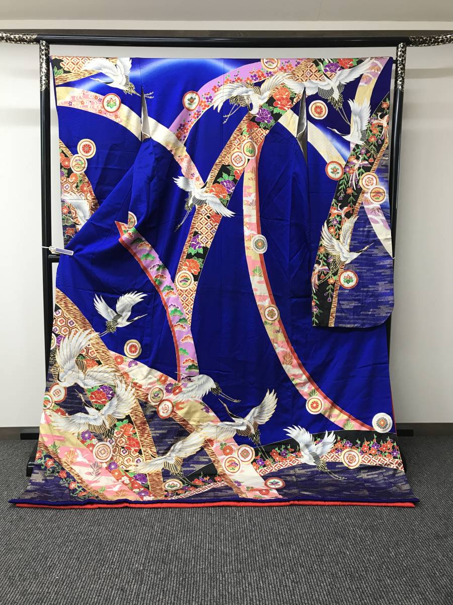 着物花水木 打掛 掛下 大振袖など大量１０点まとめ売り 結婚式 材料 着物リメイク パッチワーク リメイク素材 売買されたオークション情報 Yahooの商品情報をアーカイブ公開 オークファン Aucfan Com