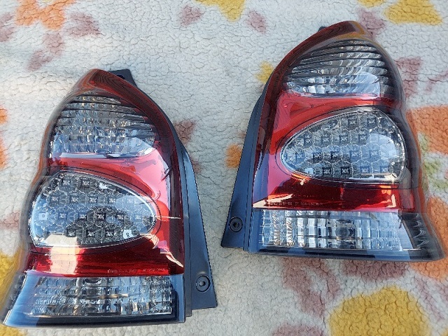 スズキ アルトワークス HA22S LEDテール左右セット 社外品 中古品 