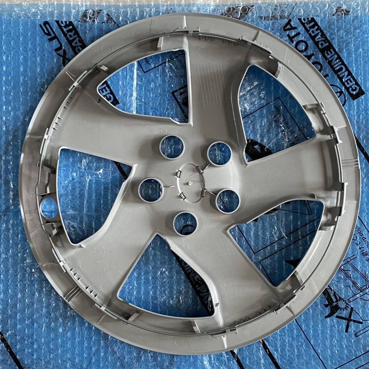 30 プリウス 前期 トヨタ純正 ホイールキャップ 15インチ 4枚 ホイール