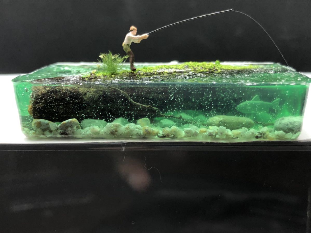 流木と釣り人 レジン ジオラマ完成品 (ストラクチャー)｜売買された