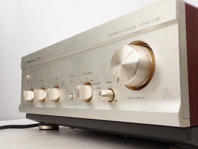 Luxman L-580 プリメインアンプ 本体 動作確認済み Luxman L-580 プリメインアンプ 本体 動作確認済み LUXMAN L-580の仕様