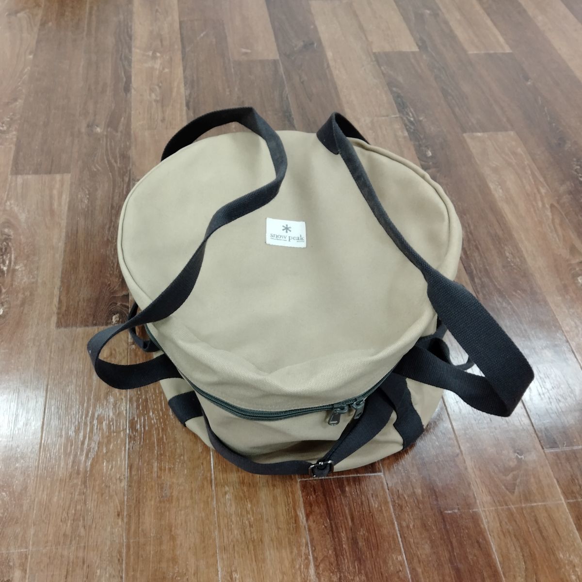 スノーピーク snowpeak Snow - 和鉄ダッチオーブン収納ケース peak 廃盤 M| 和鉄 ダッチオーブン Peak) スノーピーク(Snow snow 別売り収納ケース・スタンド 和鉄ダッチオーブン収納ケースM 中古