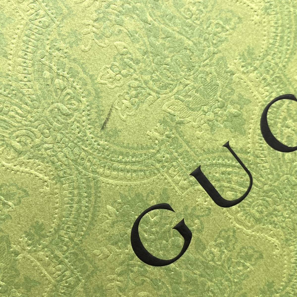 GUCCI☆グッチ☆空箱☆緑色☆マグネット付き☆大きい☆サイズ縦