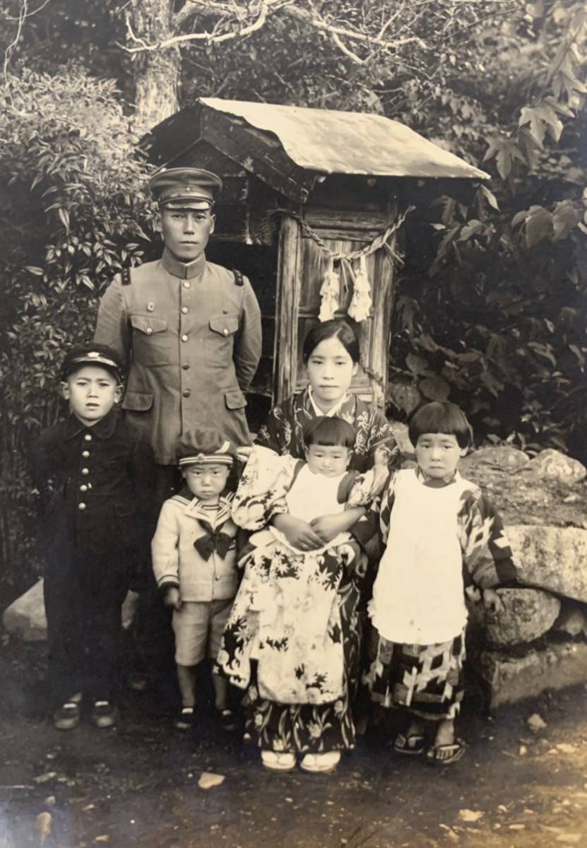戦前 古写真アルバム 旧日本軍 陸軍糧秣廠 中国大陸 満州 帝国陸軍 家族写真 古写真 1枚 / 日本軍 戦闘帽 軍人 軍隊 兵隊 戦前