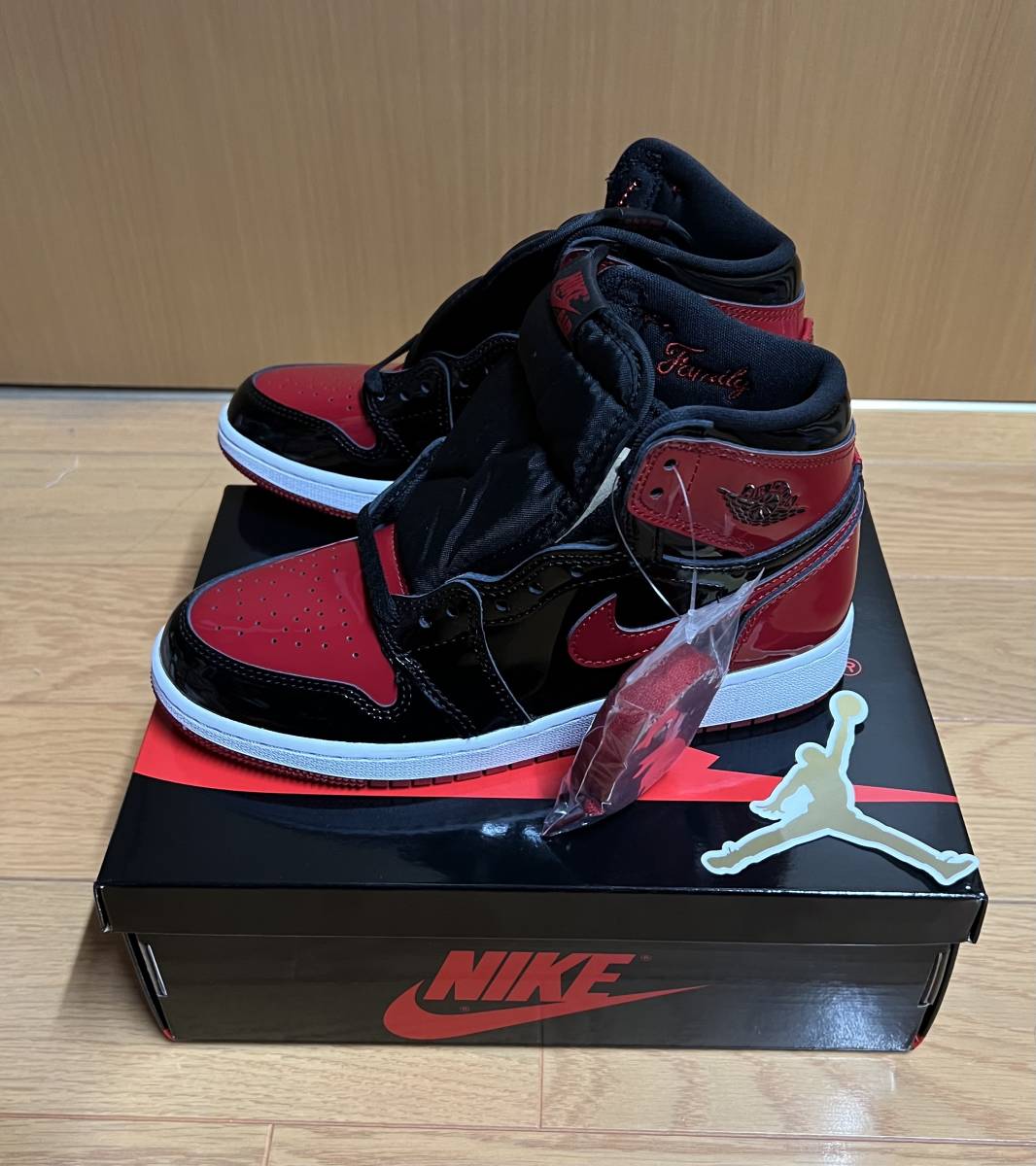 【新品未使用】23.5cm NIKE GS AIR JORDAN 1 RETRO HIGH OG PATENT BRED AJ1 ナイキ エアジョーダン1 パテント ブレッド US5Y SNKRS購入 GS Air Jordan ナイキ エアジョーダン1 UNC