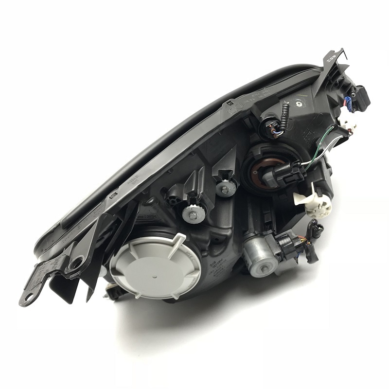 SC430 UZZ40 レクサス LEXUS ソアラ 海外 | トヨタ オートパーツオンライン]ソアラ (UZZ40) 商品一覧 USレクサス純正 US後期 □トヨタ.ソアラUZZ40後期□レクサスSC430北米US純正テール 40系 ■ソアラUZZ40■レクサスSC430純正USエンブレム-リアLマーク■北米仕様LEXUS全年式共通トランクパネル取付けセンターシンボルマーク120×82mm■