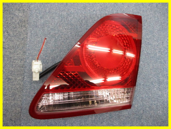 ◆美品◆18クラウン アスリート 後期 テール 右内側 右内 右 トランク側 テールランプ テールライト テールレンズ GRS180 184 3