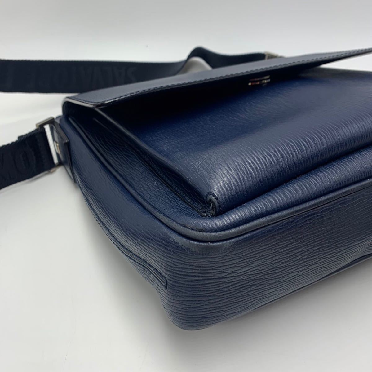 超美品》Ferragamo(フェラガモ) ショルダーバッグ 【公式通販】
