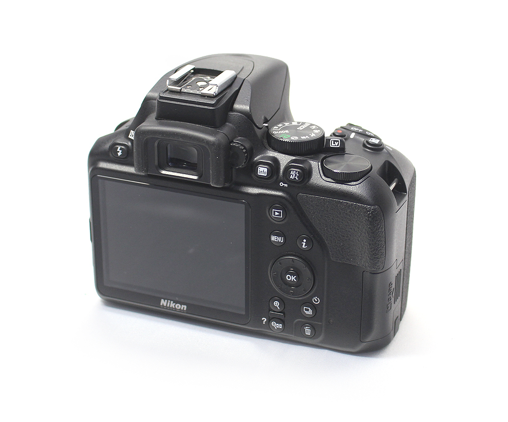 極美品 Nikon/ニコン D3500 ダブルズームキット 18-55 VR + 70-300 VR