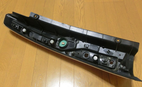 □日産 セレナ C26 後期 NISSAN 純正 C26 右 テールランプ KOITO:220