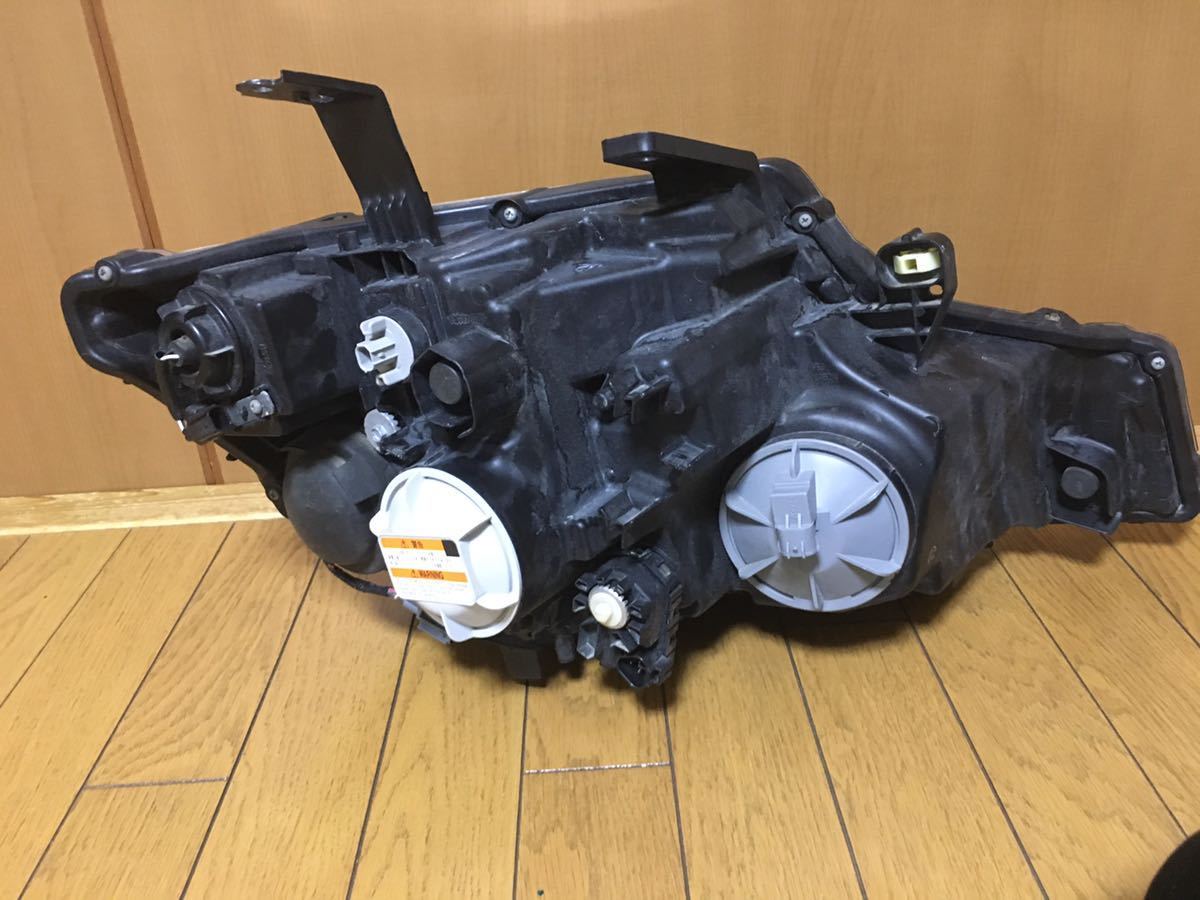 美品 ステップワゴン RK5後期 ヘッドライト ステップワゴンスパーダ 