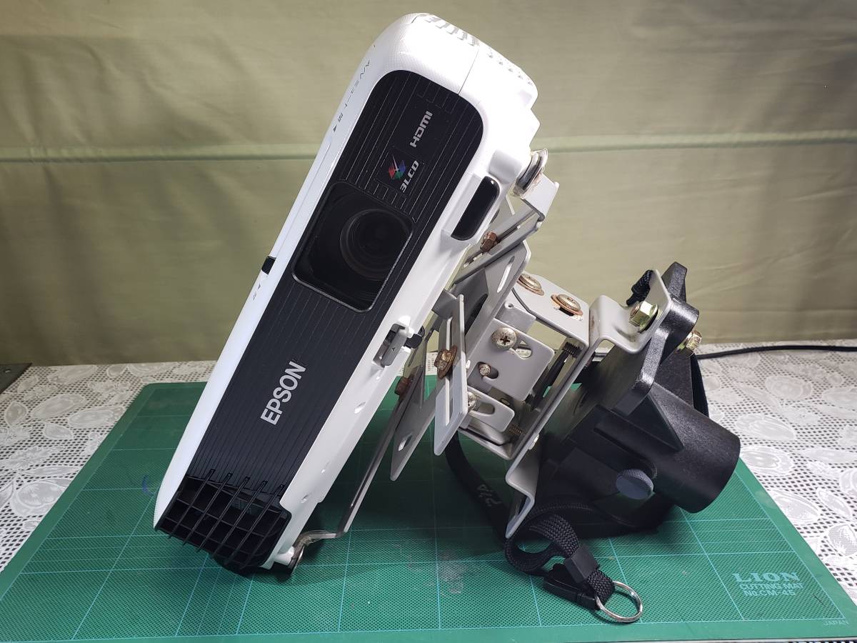 EPSON プロジェクター EB-S04 3000lm SVGA 2.4kg