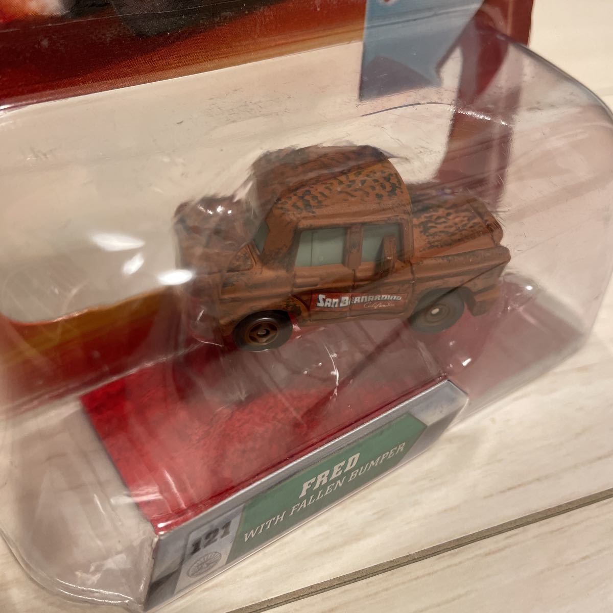 マテル カーズ キャラクターカー フレッド ミニカー Fred Mattel Cars ウィズ ファーレン バンパー Look My Eyes 目が動く チェイス カーズ 売買されたオークション情報 Yahooの商品情報をアーカイブ公開 オークファン Aucfan Com