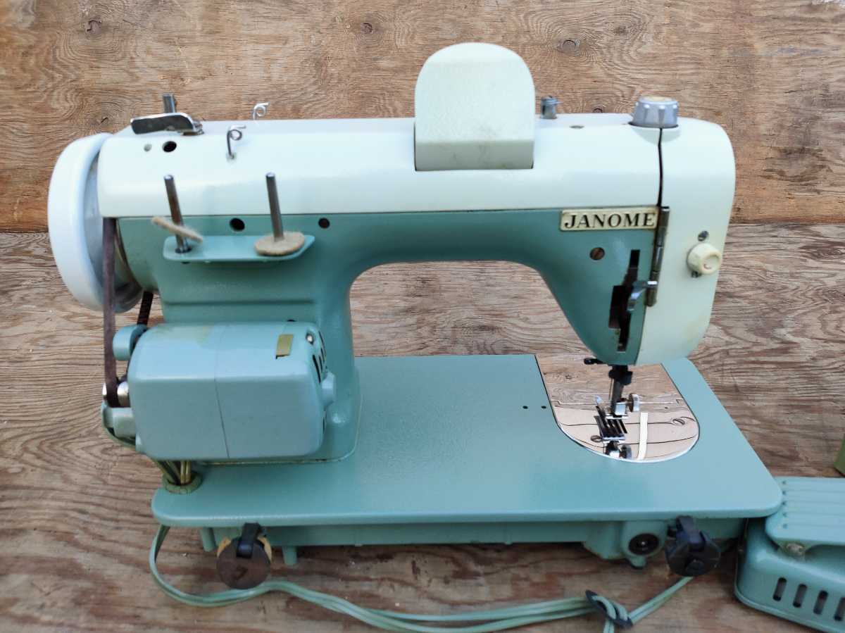 ジャノメミシン MODEL 670 付属品あり 動作確認済み JANOME 足踏み 
