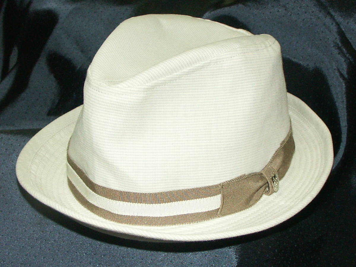 HT1QLM0205☆新品 英国王室御用達ブランド　 DAKS ダックス【М】サイズ調節可　日本製　麻混 ハット ソフト帽 DAKS ダックス 超美品英国王室御用達ブランドDAKS日本製ハウスチェックパイピングハンチング 紳士服に革命起こし130周年｜THE 英王室愛用のダックス 清涼