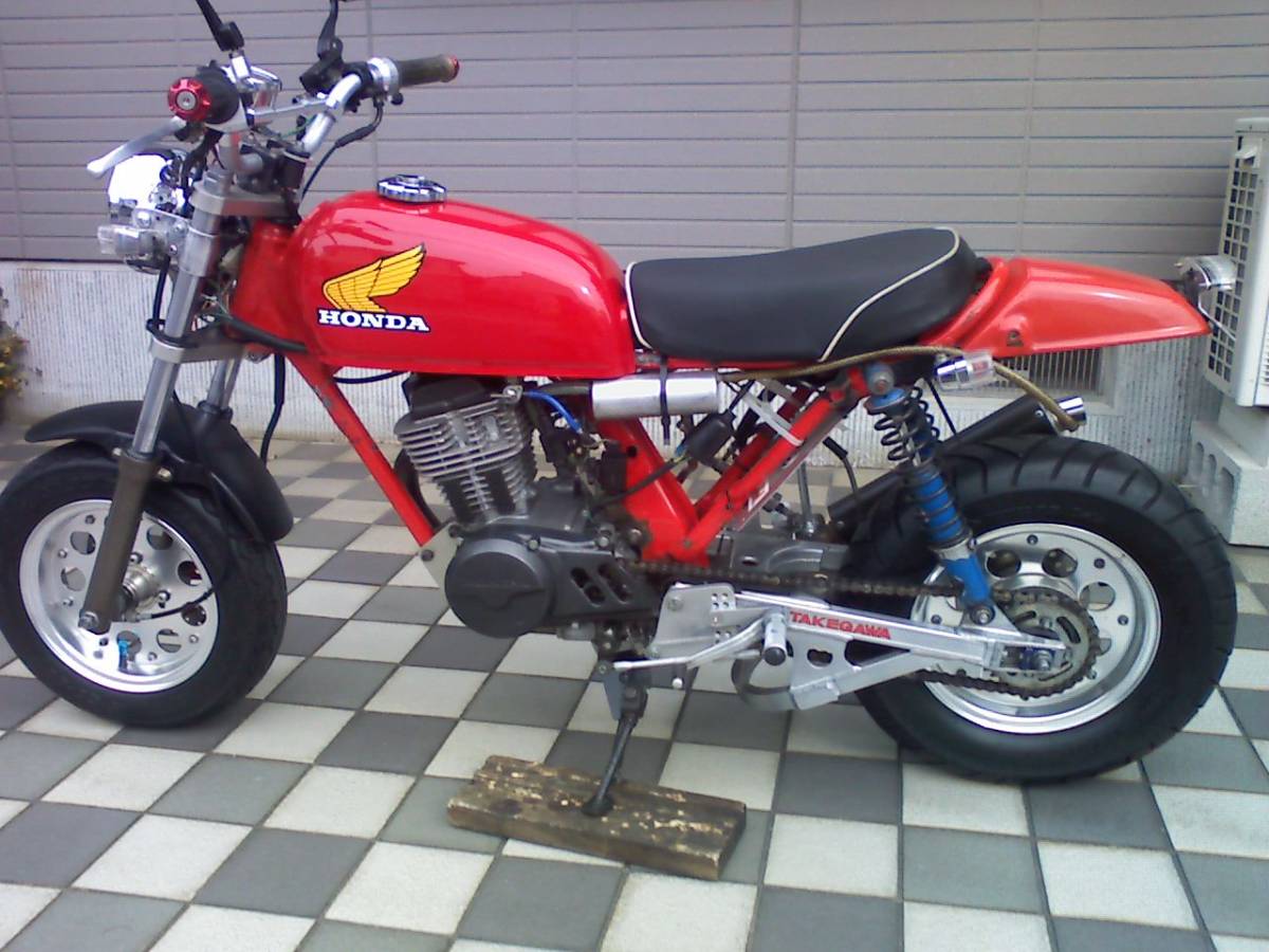 Xe７５改 １0０ｃｃ 10インチフルカスタム エイプ モンキー ゴリラ 51cc 125cc 売買されたオークション情報 Yahooの商品情報をアーカイブ公開 オークファン Aucfan Com