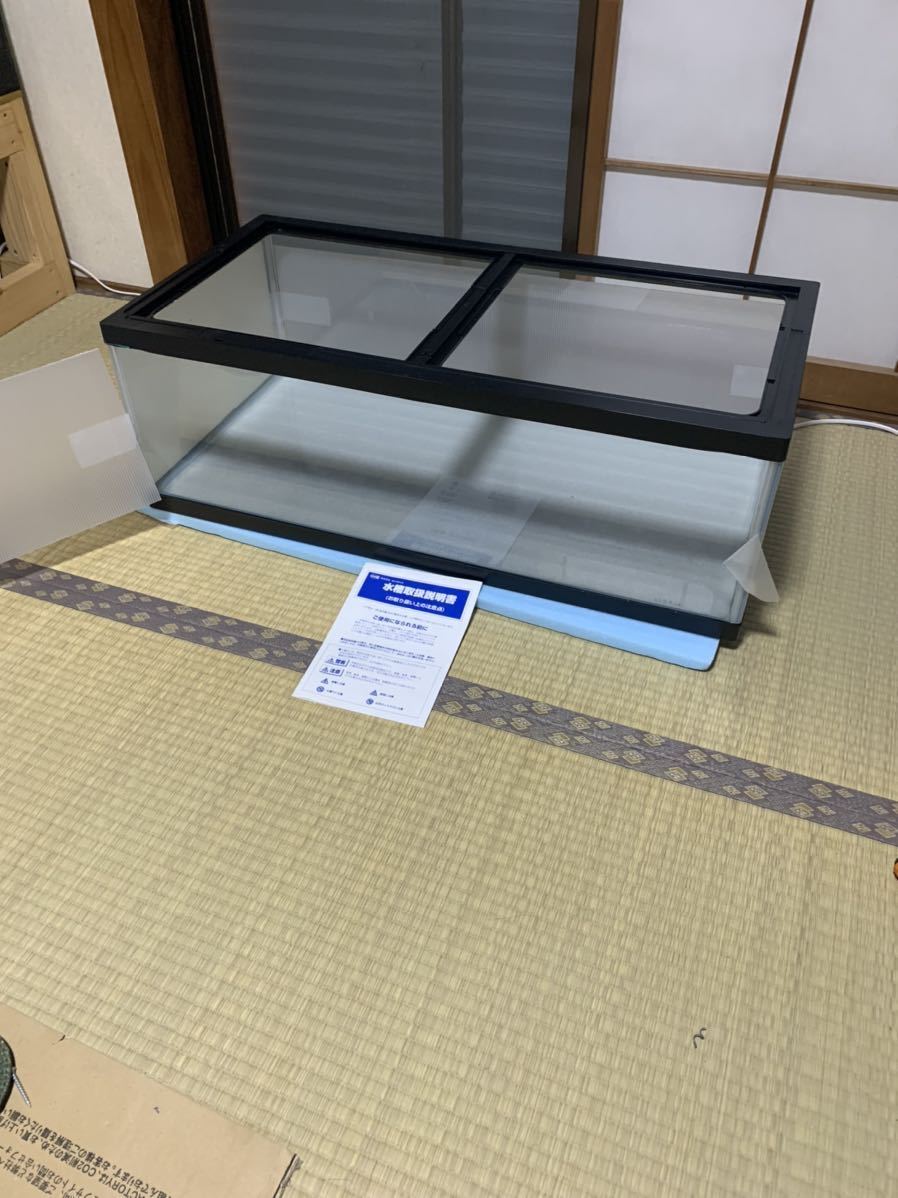ガラス90cm水槽 珍しい高さが低いロータイプ 引き取り限定 90cm 売買されたオークション情報 Yahooの商品情報をアーカイブ公開 オークファン Aucfan Com