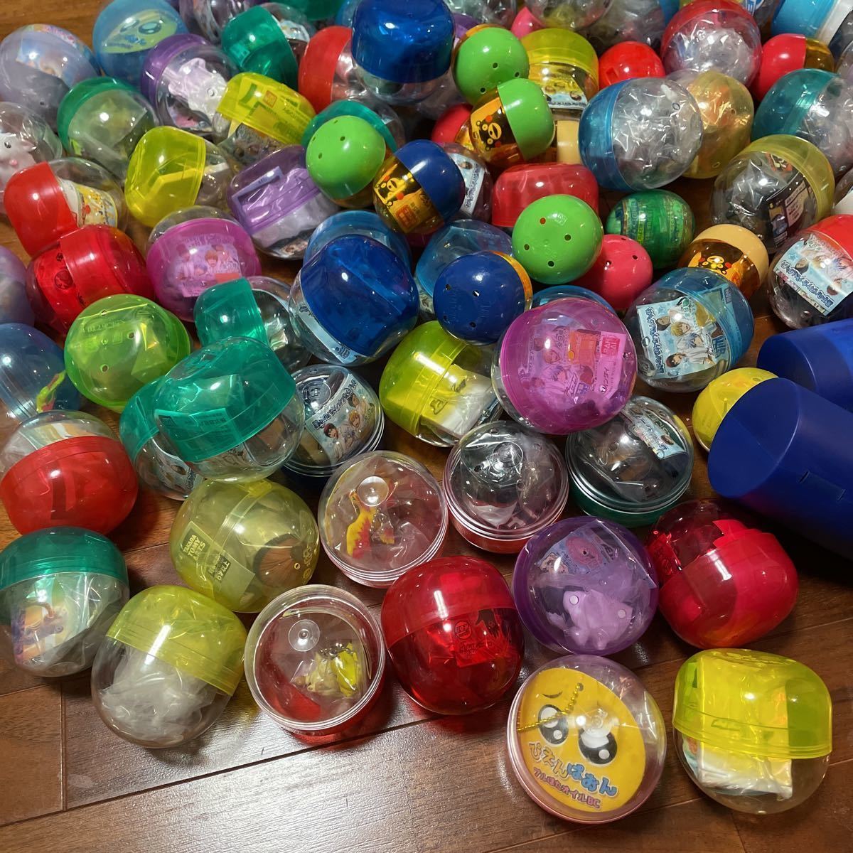 ガチャ カプセルトイ まとめて 105個 ジャンク品 仮面ライダー 黒子のバスケ ポケモン 他 いろいろ フィギュア キーホルダー アニメ 他 コミック アニメ 売買されたオークション情報 Yahooの商品情報をアーカイブ公開 オークファン Aucfan Com