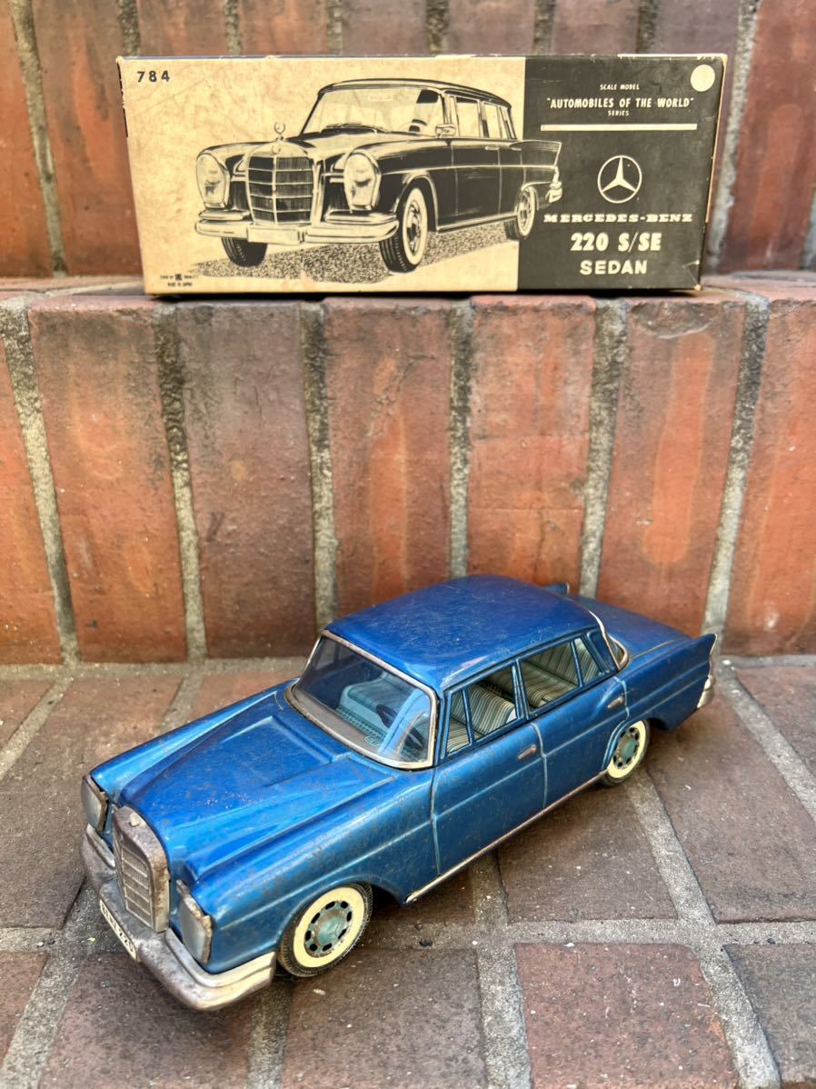 1960年代「メルセデス ベンツ250SE」ブリキカー 箱付き(市村商店製