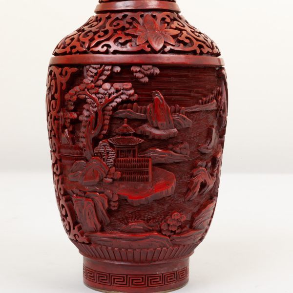 美術品中国古玩 堆朱 花瓶 台座付き 唐物 彫漆 風景 紋 飾り壺