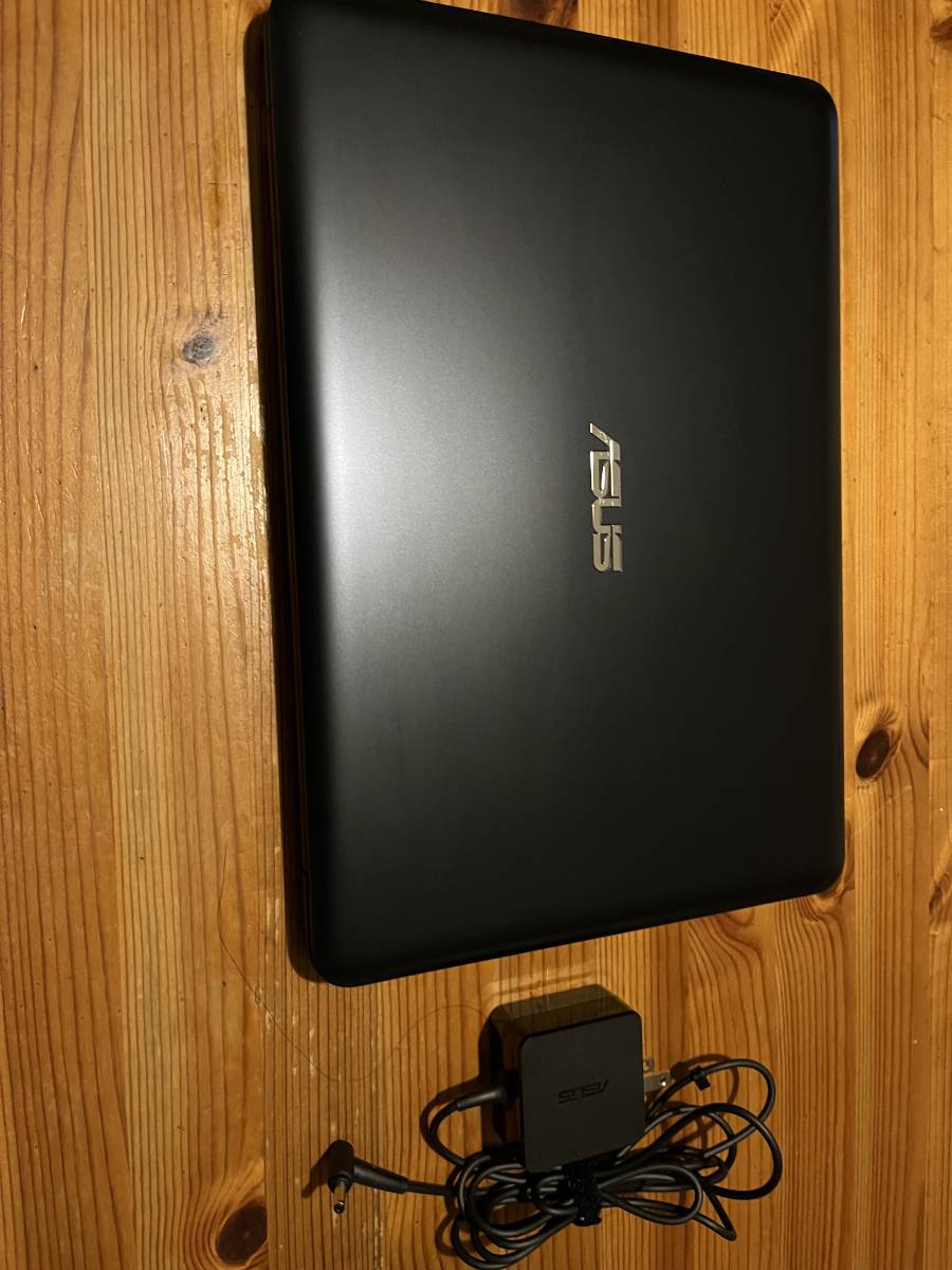 ASUS R417Y ASUS R417Y - － 14インチサイズで気軽 14インチ
